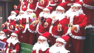 サンタクロースと尻叩きじいさん